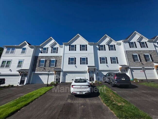 Building Photo - 1806 Canterbury Dr