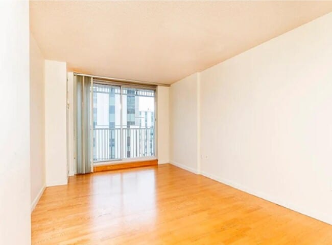 Photo - 8-12 Museum Way - 8-12 Museum Way