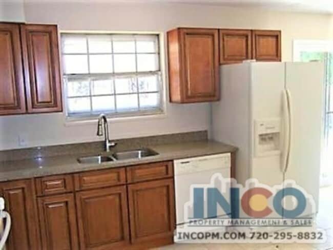 Photo - 5300 Troy St