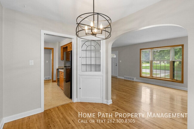 Photo - W63N399 Hillcrest Ave