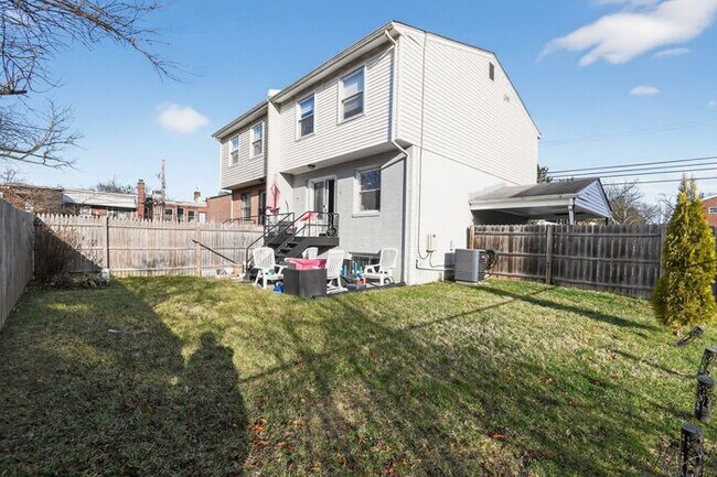 Photo - 816 Geranium St NW