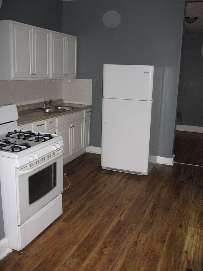 Photo - 878 N 50th St