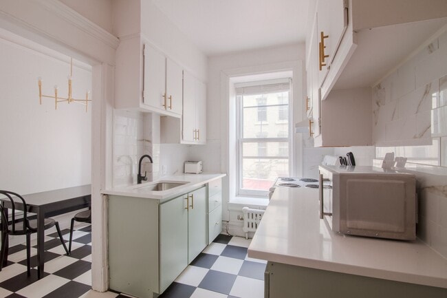 Building Photo - 1245 Rue St Marc Unit 7