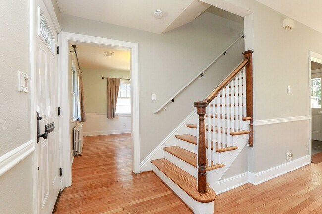 Photo - Cape Cod Rental Available in Norfolk!