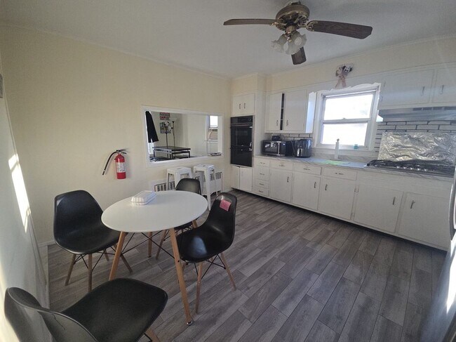 Photo - 1410 45th St