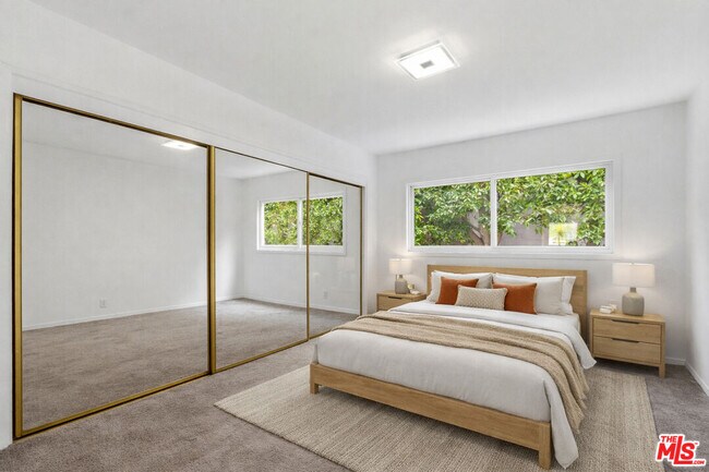 Photo - 1233 Laurel Ave Unidad 109