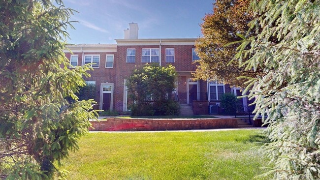 Building Photo - 1908 Lindsay Ln