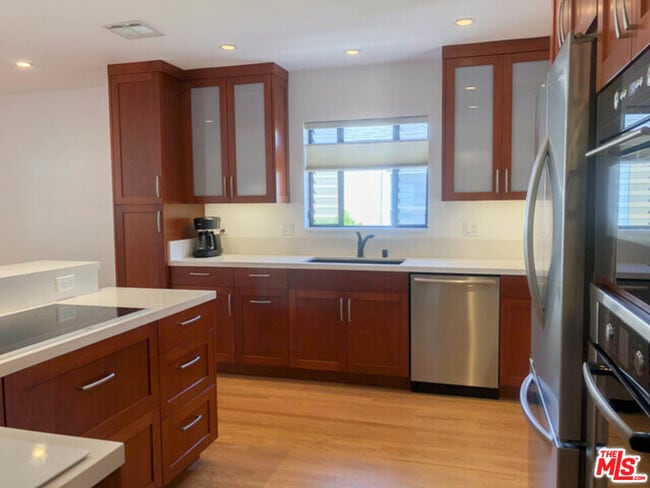 Photo - 7800 Dunbarton Ave