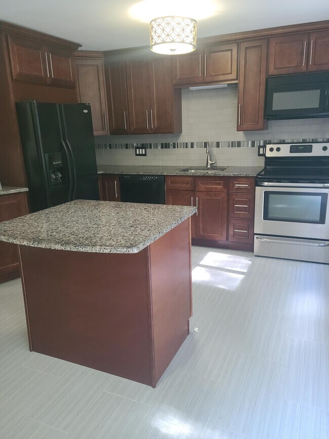 31 Conestoga Way Condo For Rent in Glastonbury, CT