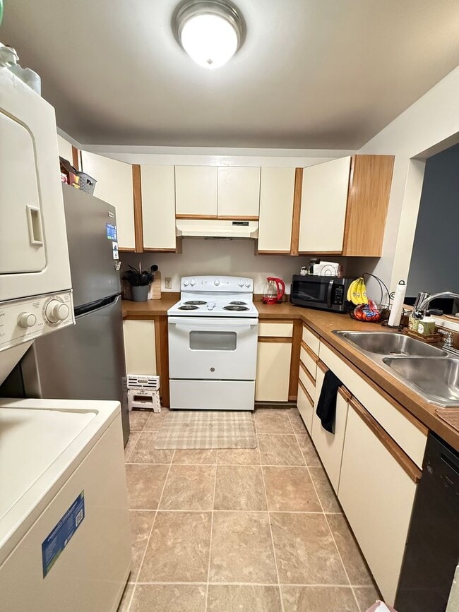 Photo - Jamestown Commons