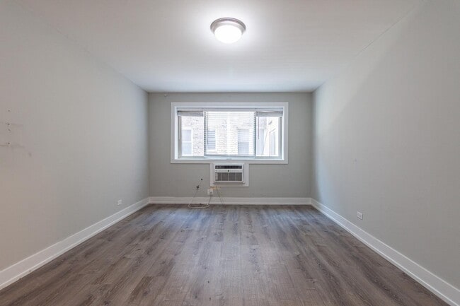 Photo - 530 W Surf St Unit 206