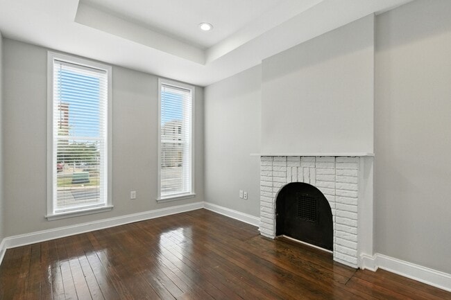 Photo - 1700 N Broadway