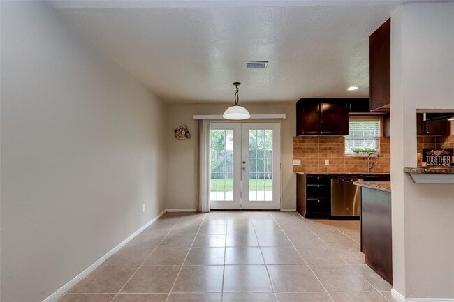 Building Photo - 931 Grand Jct Dr