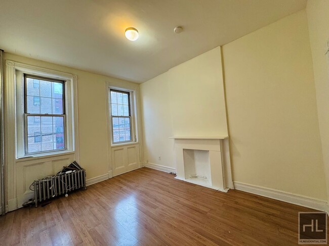 ST MARKS AVENUE - ST MARKS AVENUE Apartment Unit 2F