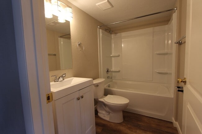 Photo - TRENT 550 Unit 550A