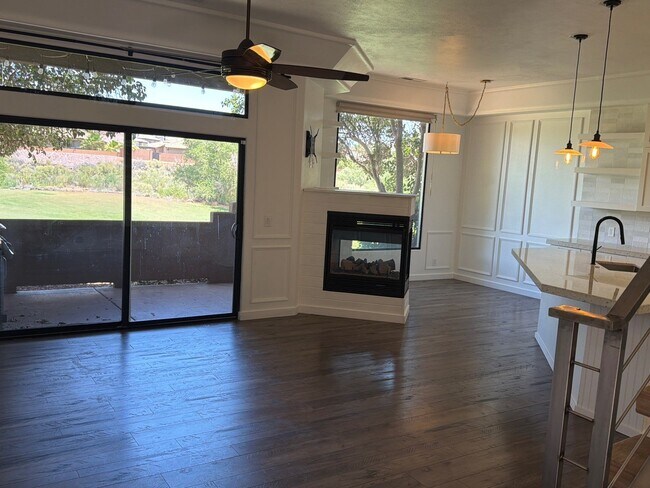 Photo - 340 N Country Ln