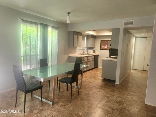 Photo - 3119 W Cochise Dr Unit 131