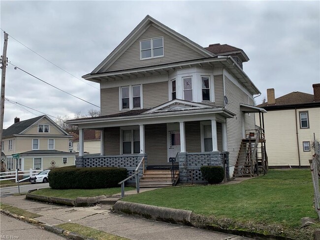Photo - 600 Broadway St Unit 3