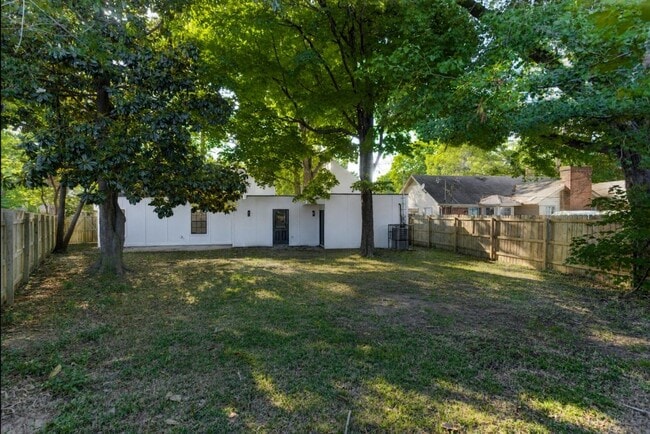Photo - 3116 Domar St