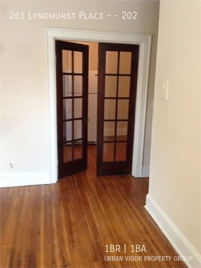 Photo - 261 Lyndhurst Pl Unit 202