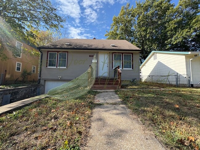 Building Photo - READY TO CALL HOME!!!