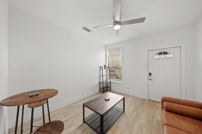 Photo - 701 28th St Unit D