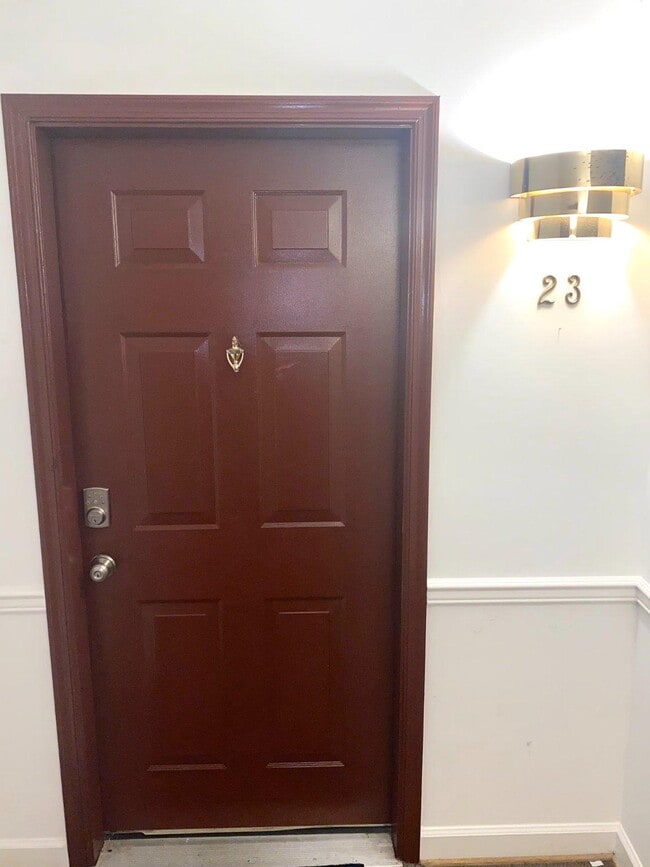 Photo - 3313 Sir Thomas Dr Unit 23