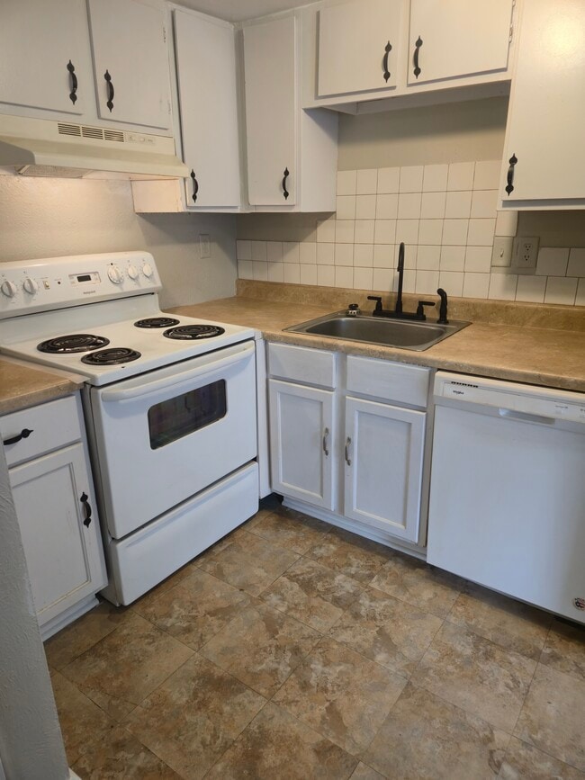 Photo - 3708-3714 Stefano Street