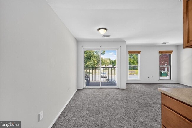 Photo - 1001 White Oak Rd