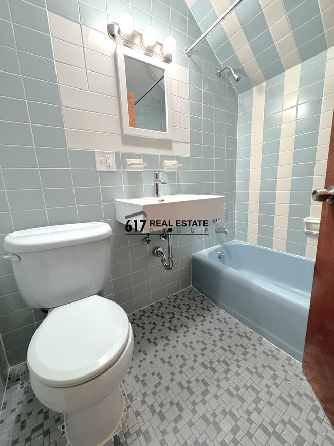 Photo - 2018 Commonwealth Ave Unit 9