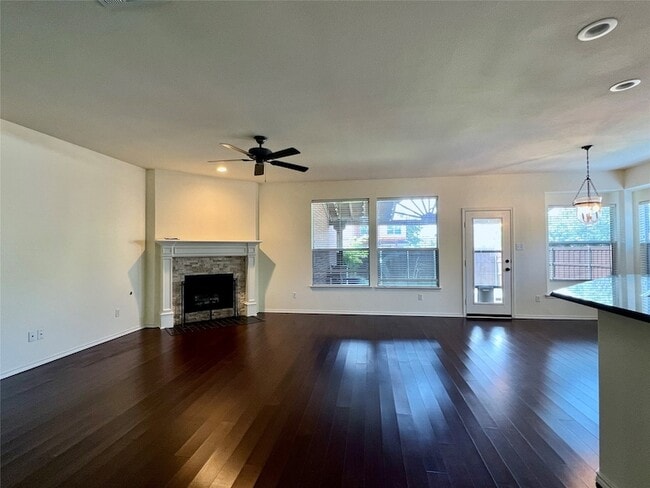 Photo - 9705 Hickory St