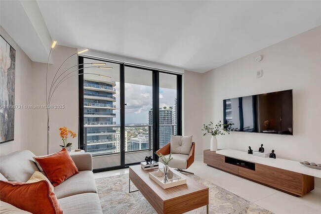 Photo - 1010 Brickell Ave Unidad 4309 Rental
