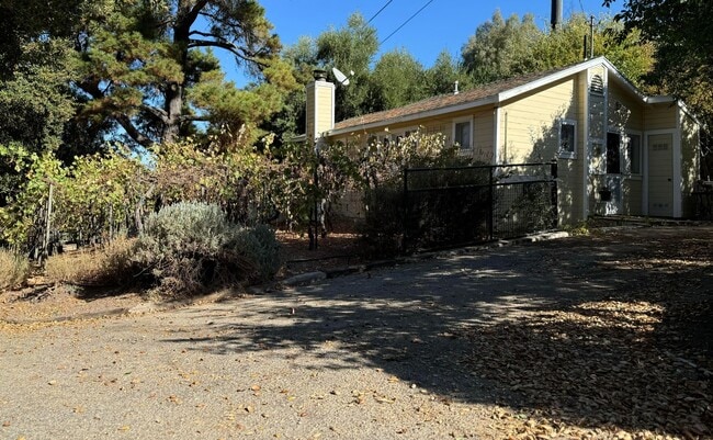 Building Photo - Private 1 bedroom home with pool and hot tub