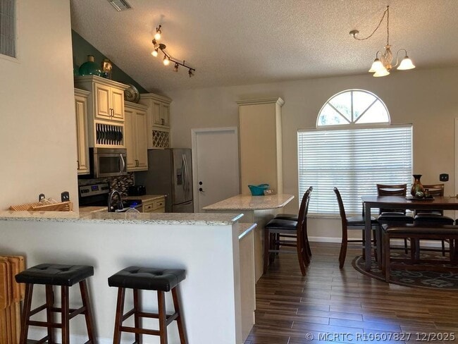 Photo - 13016 Meadowbreeze Dr