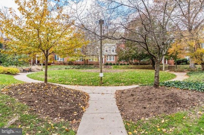 Photo - 1736 N Rhodes St Unidad 293