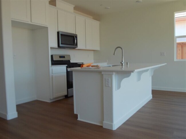 Photo - 1348 Kensington Dr