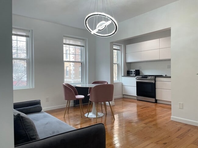 Photo - 64 Queensberry St Unit 222