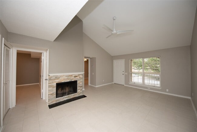 Photo - 1880 White Oak Dr Unit 118
