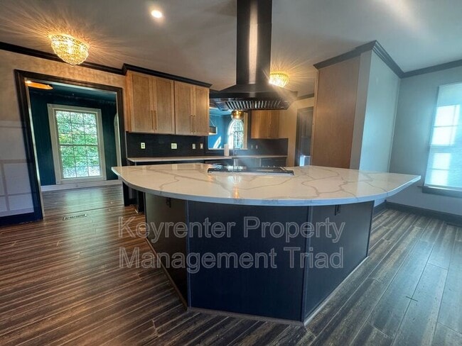 Photo - 7472 Middlestream Rd