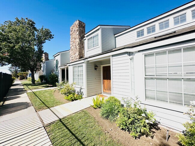 Photo - 1444 Plymouth Rock Way