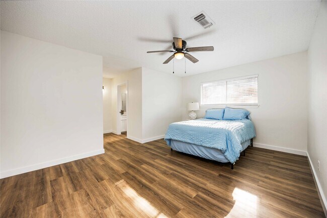 Photo - 12418 A Bar Dr