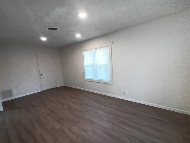 Photo - 4000 SE 10th Pl