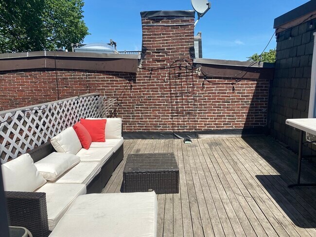 Building Photo - 75 Dartmouth St Unit PH Rental