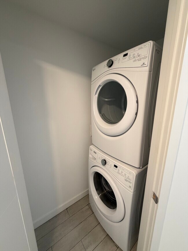 Photo - 112 NW 31st St Unidad A2