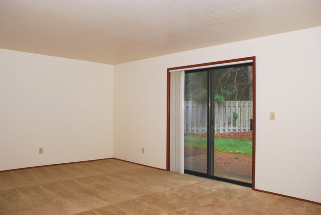 Deerfield West Apartments