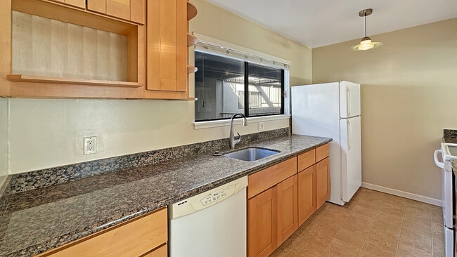 Photo - 7 Embarcadero W Unit 306