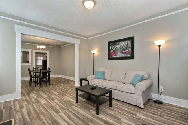 Photo - Large 2BR/1BA Downtown House Steps From Daffin Park