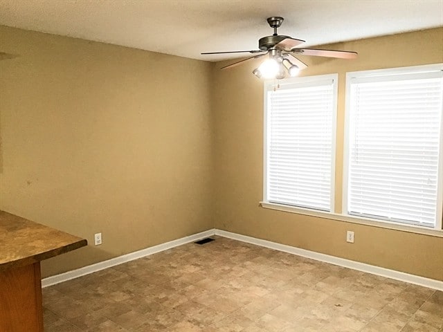 Photo - 3498 Torrington Ln