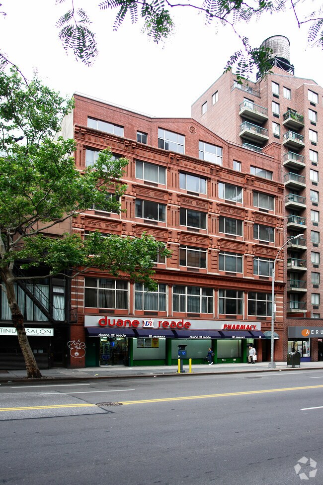 Photo - 140 W 23RD ST