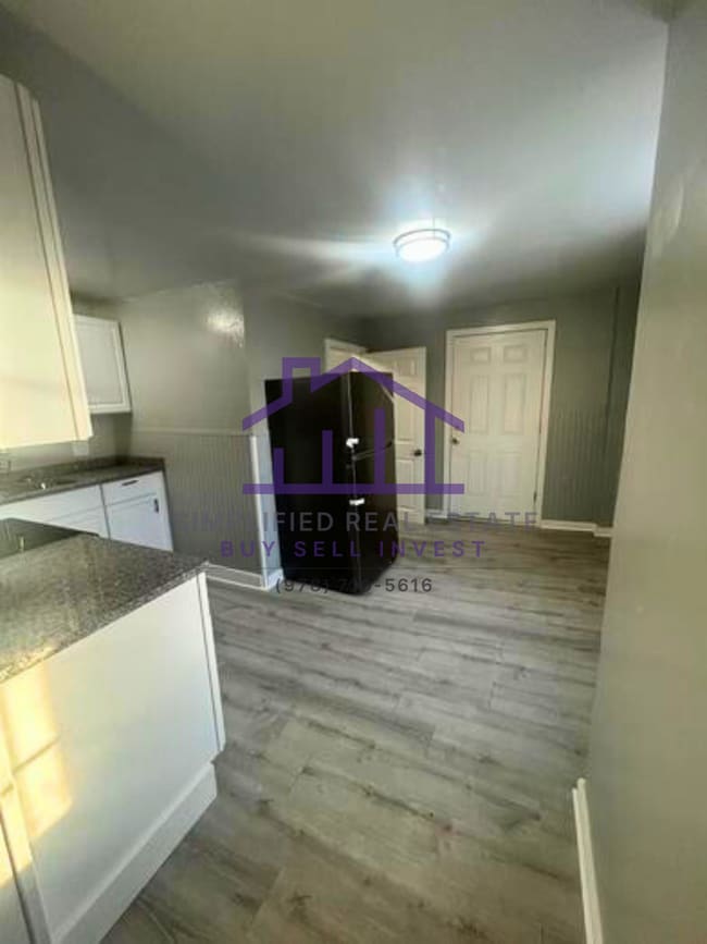 Photo - 418 River St Unit 1